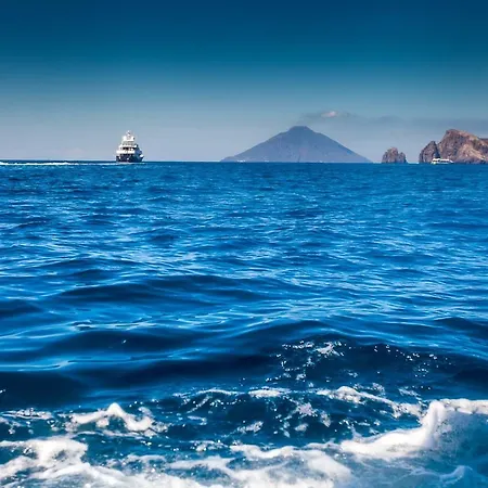 E Strombolicchio * Stromboli