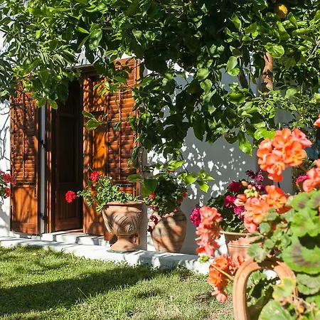E Strombolicchio Villa *