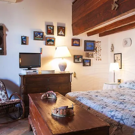 E Strombolicchio Villa *