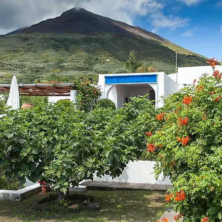 Villa E Strombolicchio Estrómboli